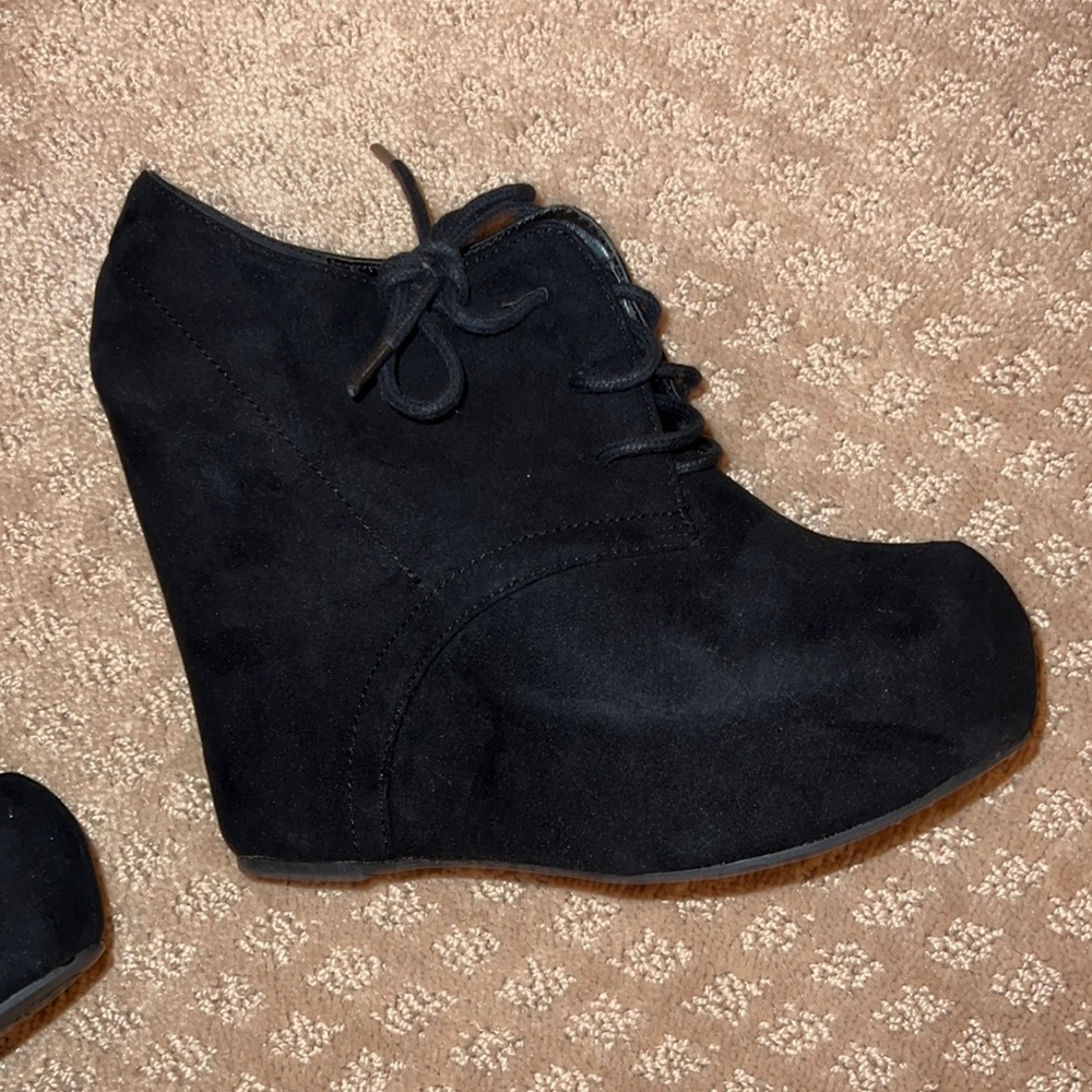 Womens black wedges